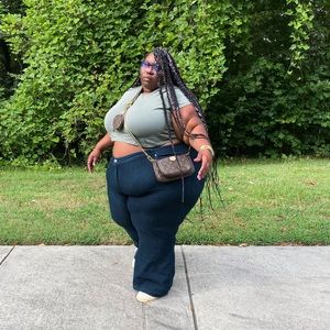 Meet your Posher, Myra